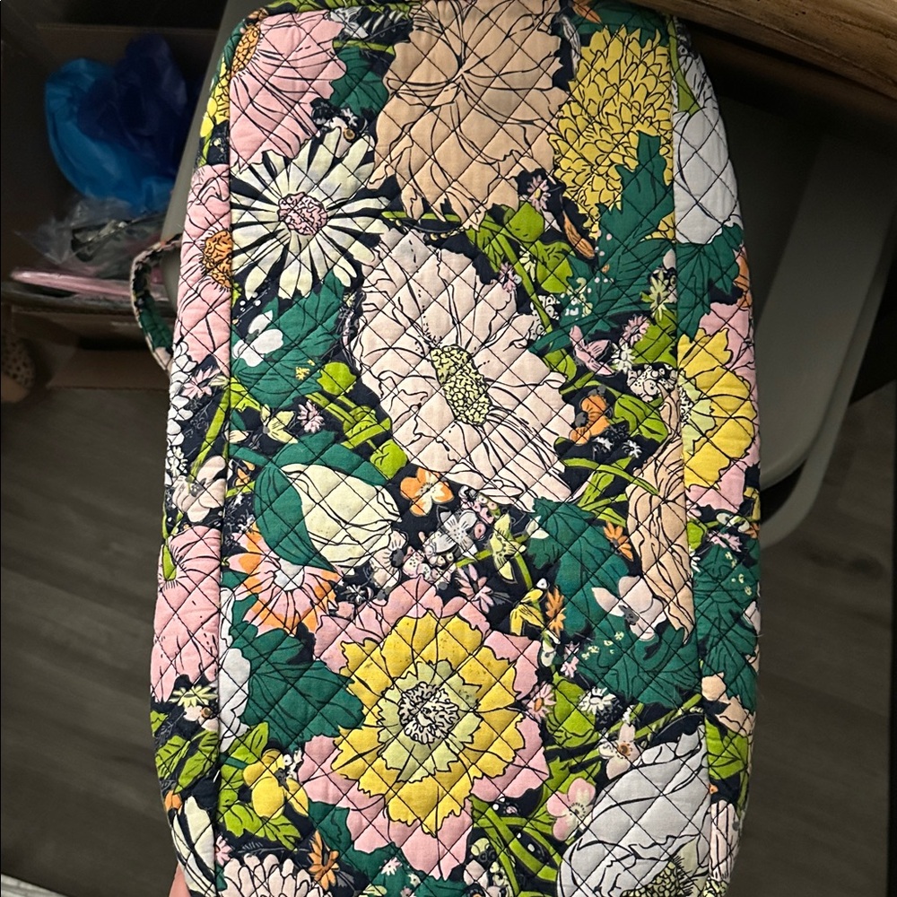 Vera Bradley Multicolor Floral Quilted Travel Bag - Picture 5 of 9